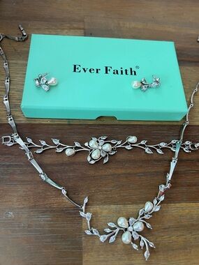 Silver Pearl Floral Necklace and Earring Set - White Pearls